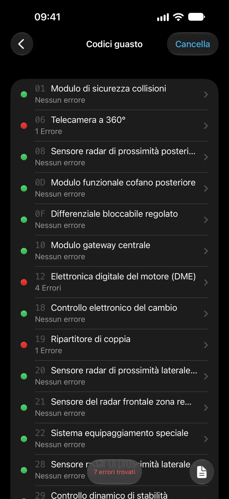 Schermata di BimmerLink per leggere e cancellare i codici guasto di tutte le centraline su iPhone